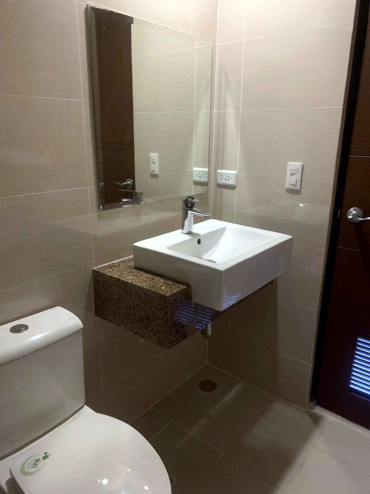 Bathroom sink